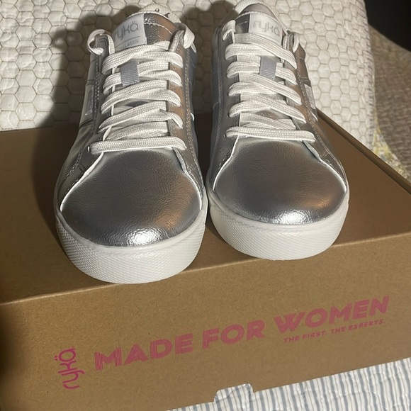 RYKA  Made for US.  Slip on this silver pair and look cool and go chill - Picture 1 of 6